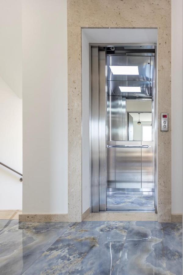 Apartman Lukiana*** Lägenhet Split Exteriör bild