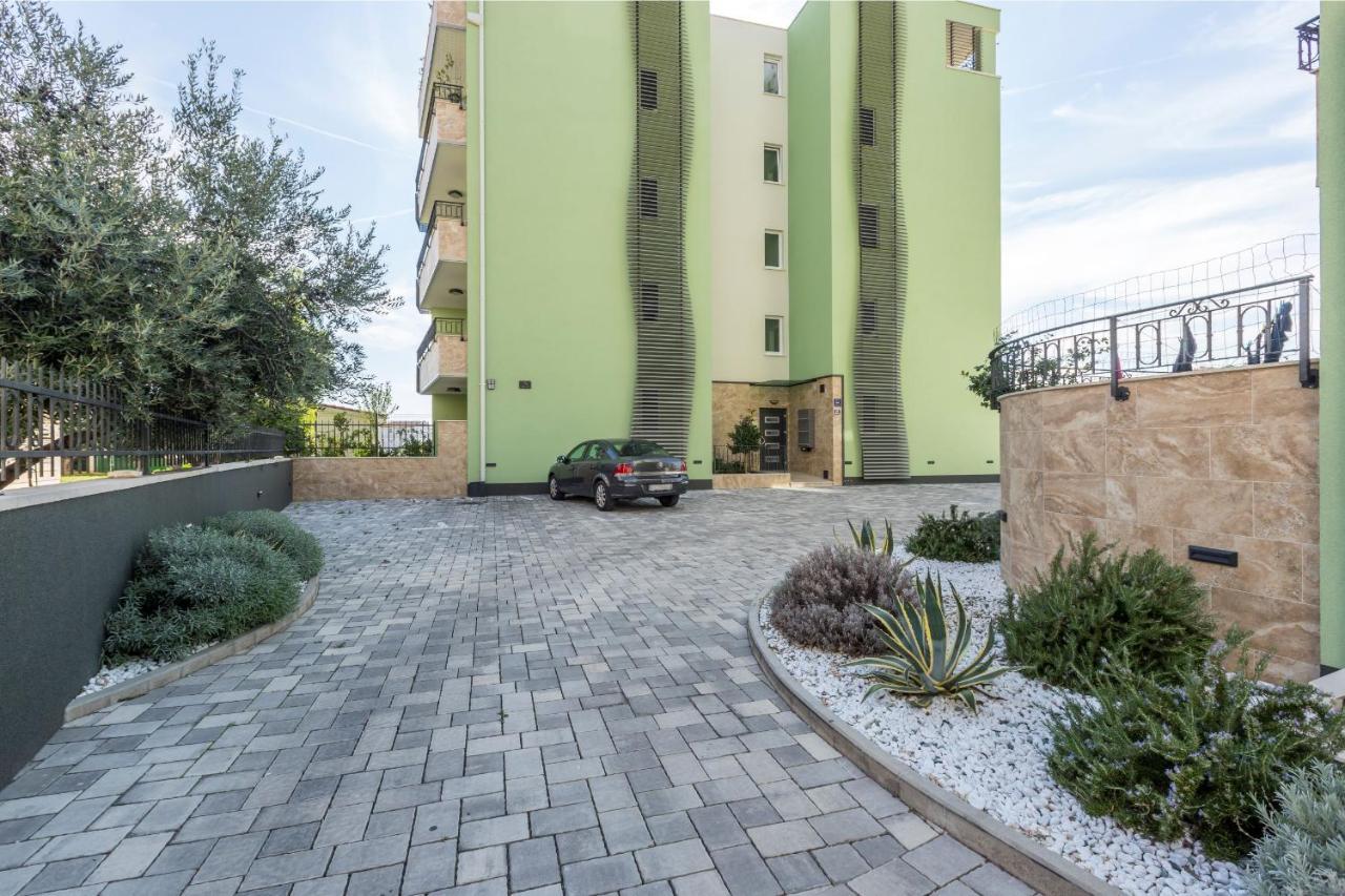 Apartman Lukiana*** Lägenhet Split Exteriör bild